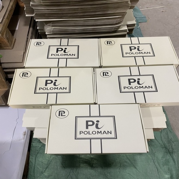 HỘP ĐỰNG QUẦN ÁO POLOMAN